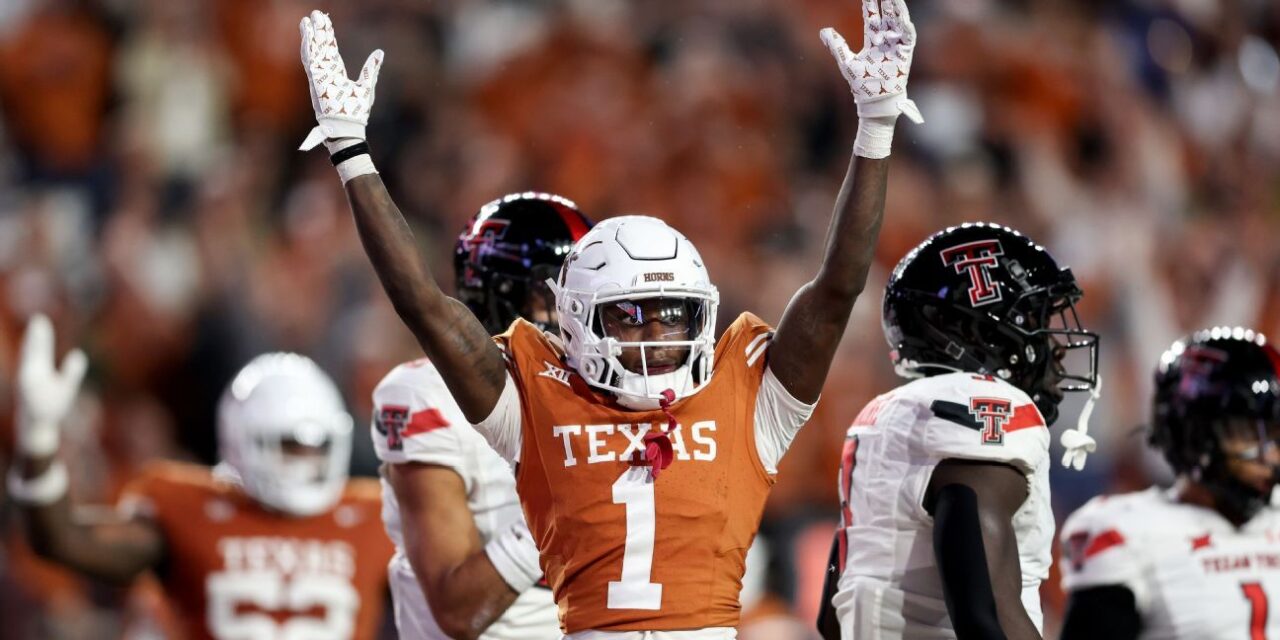 Texas aplasta a Texas Tech para ganar un lugar en el juego por el título de los 12 grandes