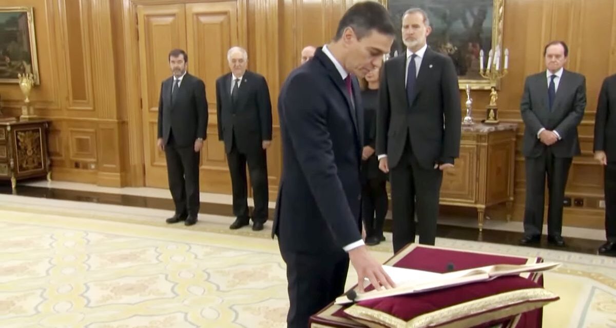 Toma de posesión de Pedro Sánchez, en directo |  El presidente promete el cargo ante el rey Felipe VI en La Zarzuela |  España