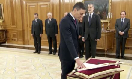 Toma de posesión de Pedro Sánchez, en directo |  El presidente promete el cargo ante el rey Felipe VI en La Zarzuela |  España
