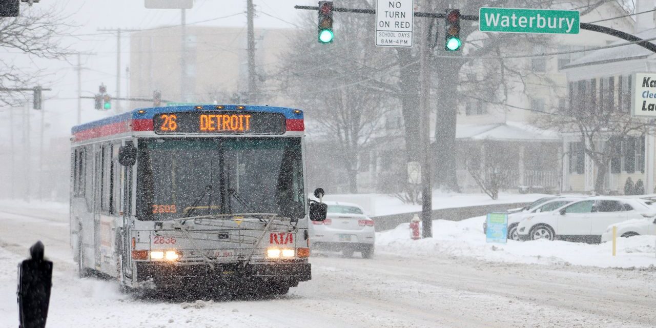 Tormenta invernal cierra escuelas en un puñado de estados
