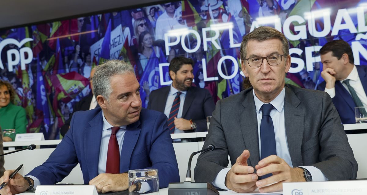 Últimas noticias de la actualidad política en directo |  El PP suprime el cargo de coordinador general y relega a Bendodo a una vicesecretaría |  España