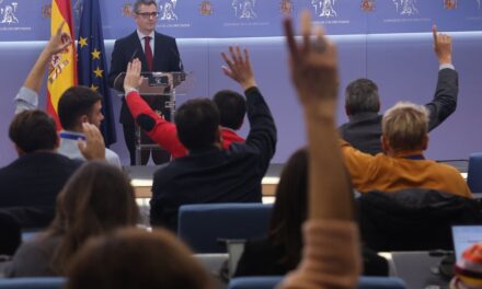 Últimas noticias del debate de investidura de Sánchez, en directo |  Vox se querella contra Sánchez por la amnistía y pide al Supremo suspender la investidura |  España