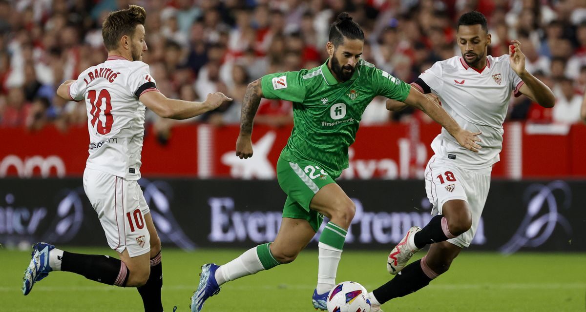 Un Betis sin pegada perdona en el derbi a un Sevilla triste |  Fútbol |  Deportes