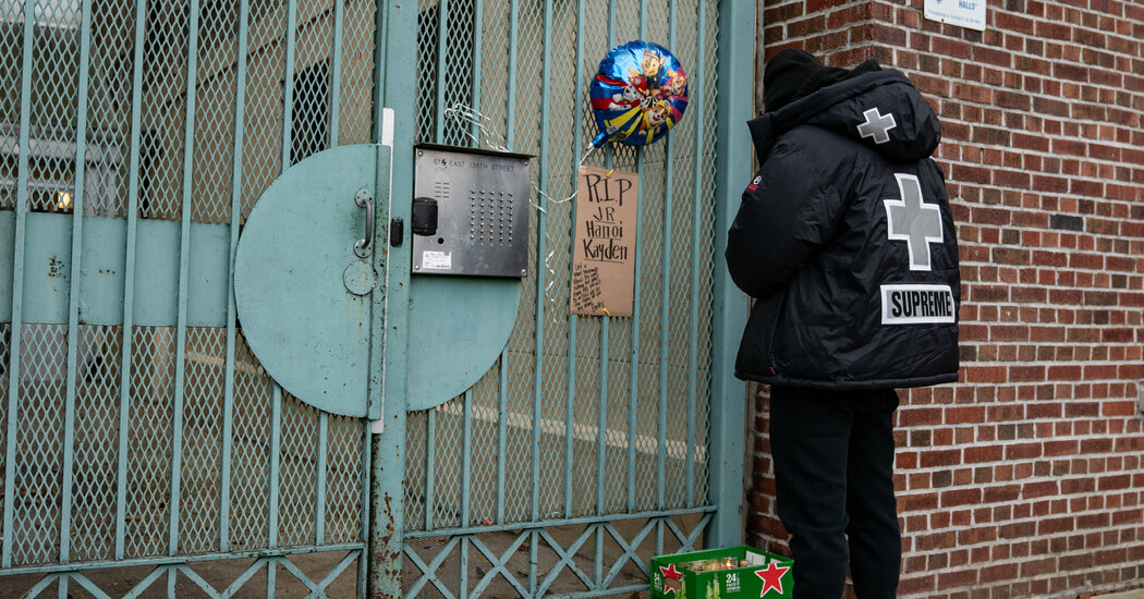 Un niño de 5 años y sus padres son asesinados a puñaladas en un apartamento del Bronx