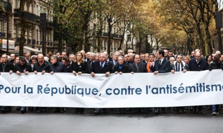 Una movilización multitudinaria dice 'no' al antisemitismo tras dispararse los actos contra los judíos de Francia |  internacional
