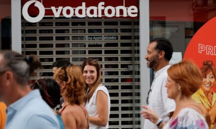 Vodafone subirá un 4,38% todas sus tarifas en enero |  Economía