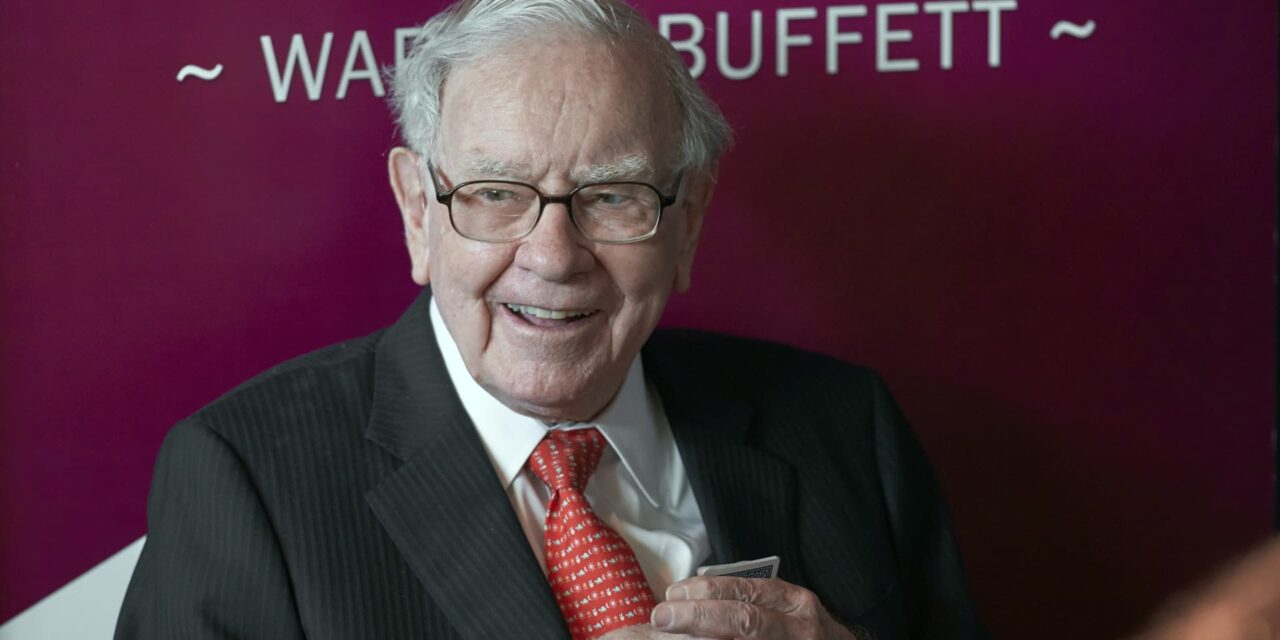 Warren Buffett hace una gran donación antes del Día de Acción de Gracias, dice que Berkshire está construido para durar