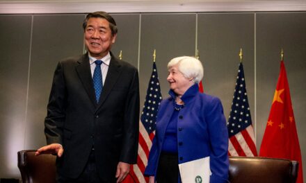 Yellen y He de China "intensificarán la comunicación" después de las reuniones previas a APEC
