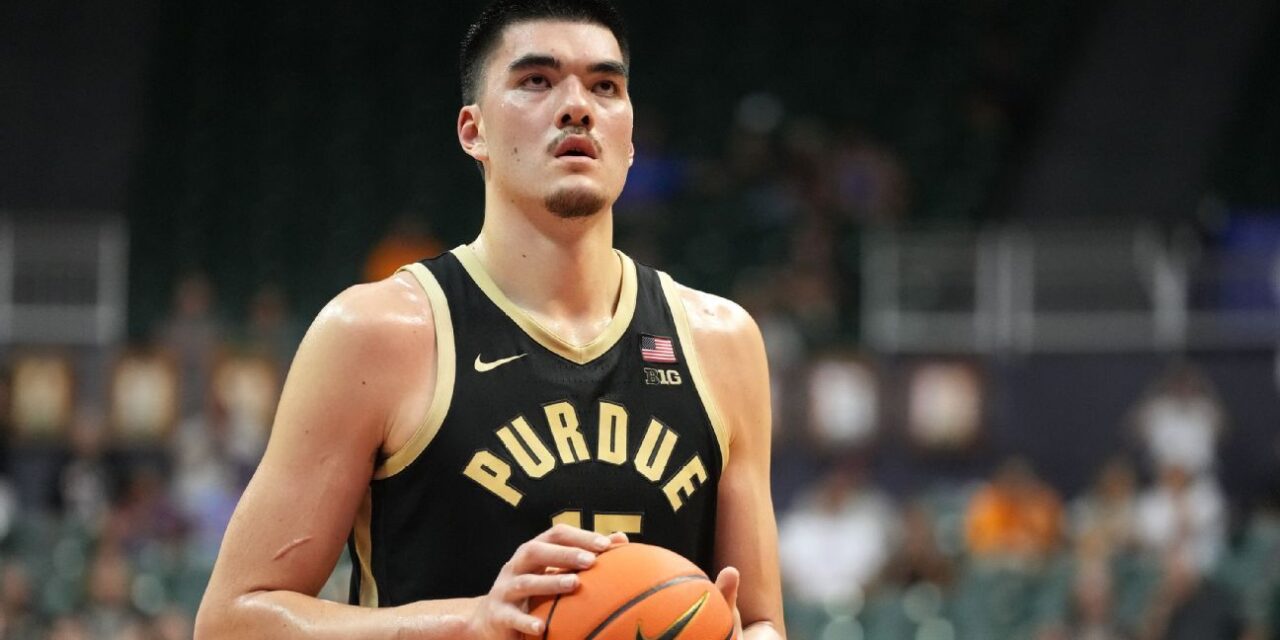Zach Edey, el No. 2 Purdue venció al No. 4 Marquette para ganar el Maui Invitational