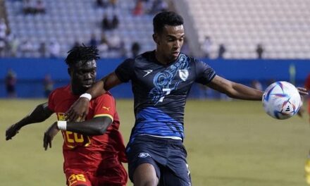 ¡Terrible noticia!  Ariagner Smith se fractura la tibia ante República Dominicana