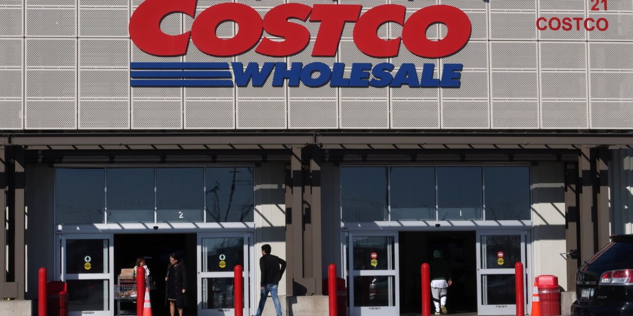 Acciones que realizan los mayores movimientos antes de la comercialización: COST, LEN, ENPH