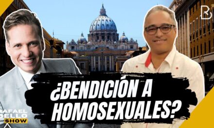 Vaticano aprueba bendición controversial: a parejas homosexuales.