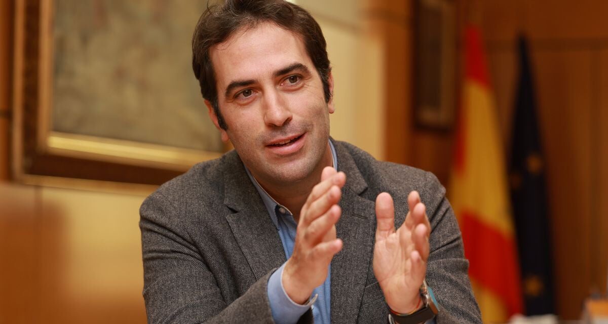 Última hora de la actualidad política, en directo |  Sánchez nombra a Carlos Cuerpo ministro de Economía en sustitución de Calviño |  España