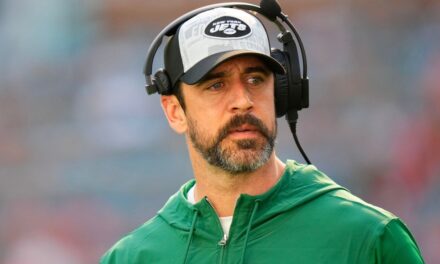 Aaron Rodgers indica que no jugará con los Jets esta temporada