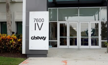Acciones que realizan los mayores movimientos fuera de horario: Chewy, Verint, GameStop y más