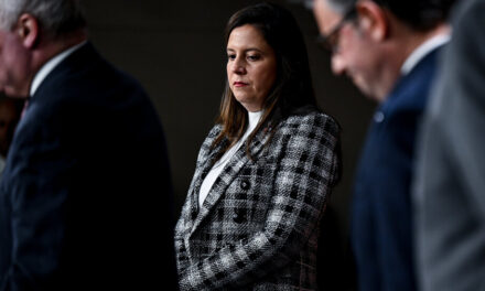 Al interrogar a los rectores universitarios sobre el antisemitismo, Stefanik se vuelve viral