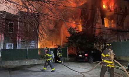 Al menos 5 personas resultaron heridas en el incendio de Williamsburg, dice el FDNY