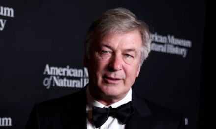 Alec Baldwin, acusado nuevamente de homicidio imprudente por el accidente en el rodaje de 'Rust' |  Cultura