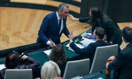 Almeida convoca un Pleno extraordinario el 4 de enero para reprobar a Ortega Smith con los votos a favor del PP |  Madrid |  España