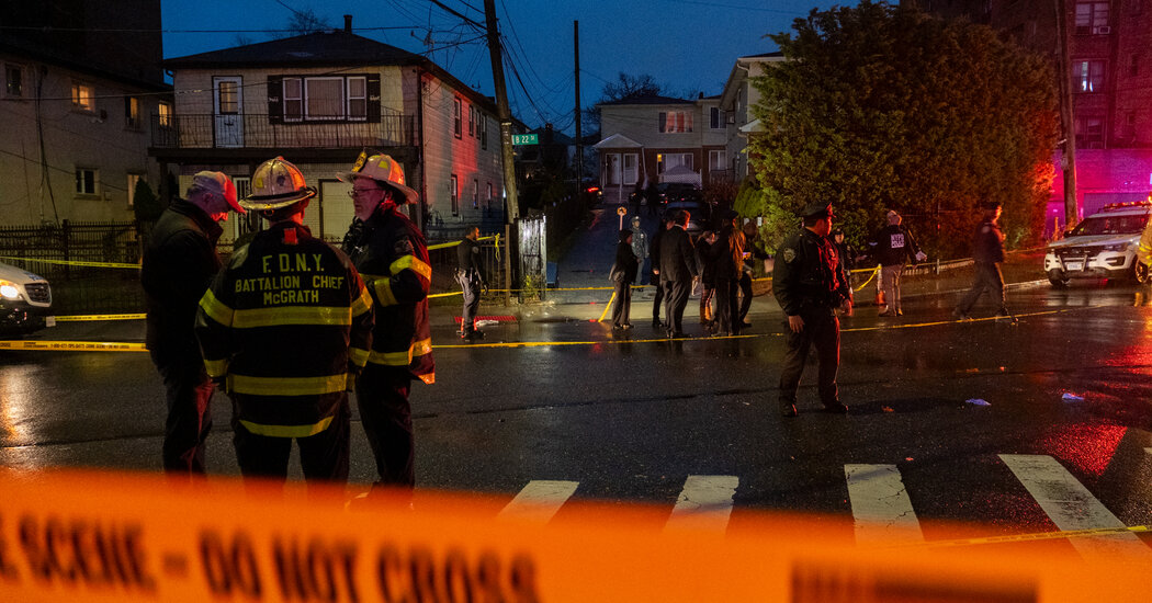 Apuñalamiento en Queens: 5 muertos, incluido el sospechoso, y 2 agentes heridos