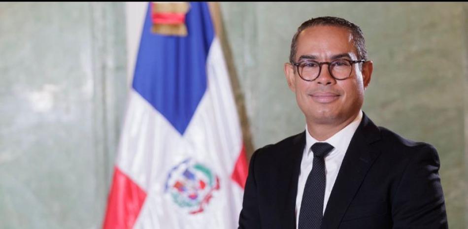 "Aspirante al Tribunal Constitucional aboga por resguardo de la soberanía dominicana"|  Listín Diario