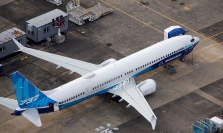 Aviones Boeing 737 MAX inspeccionados en busca de pernos sueltos, dice la FAA