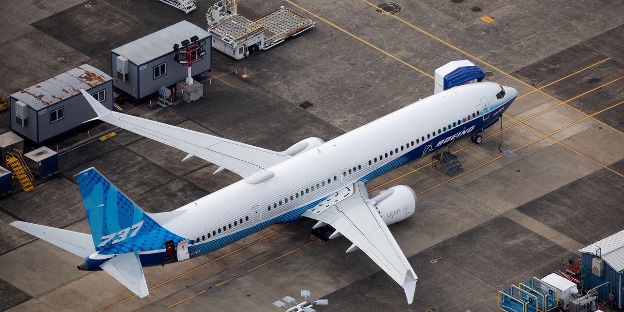 Aviones Boeing 737 MAX inspeccionados en busca de pernos sueltos, dice la FAA