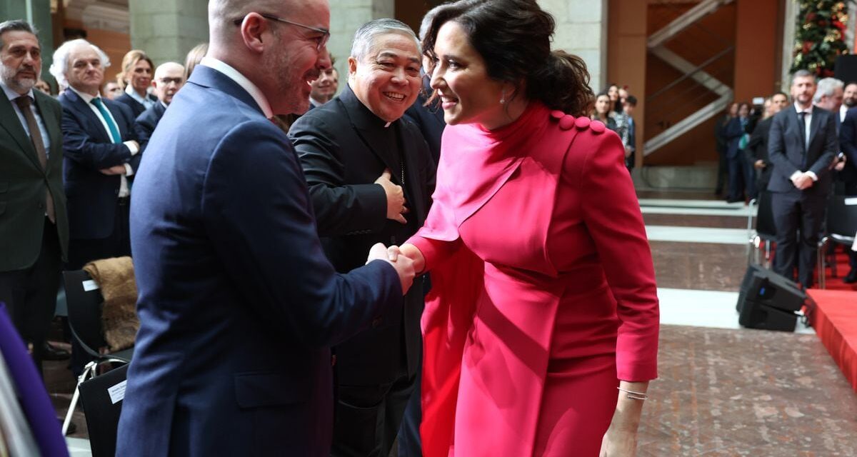 Ayuso y el delegado del Gobierno chocan por el veto a los ministros de Sánchez en el acto de la Constitución de Madrid |  Madrid |  España