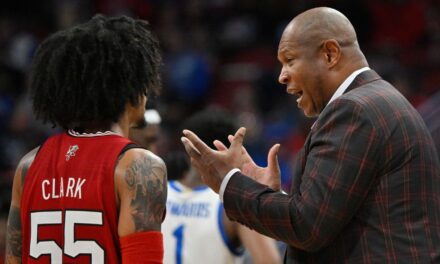 Calipari insta a dedicar más tiempo a Payne en medio de las luchas de Louisville