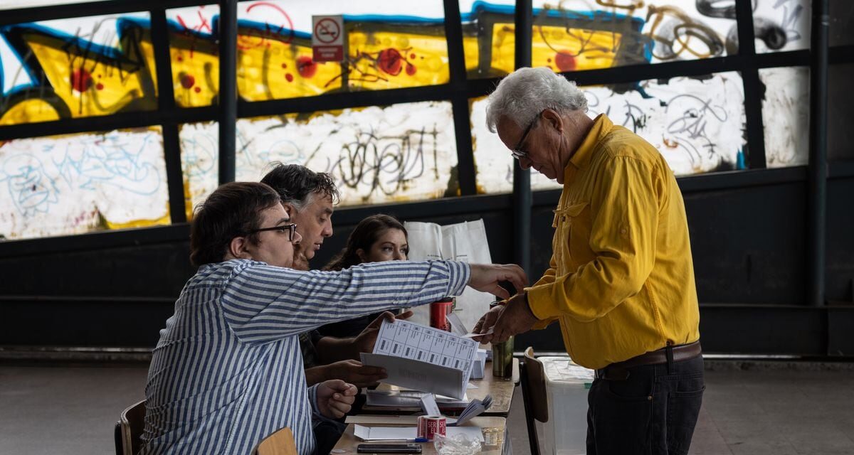 Chile rechaza la propuesta de las derechas y se queda con la Constitución nacida en la dictadura de Pinochet