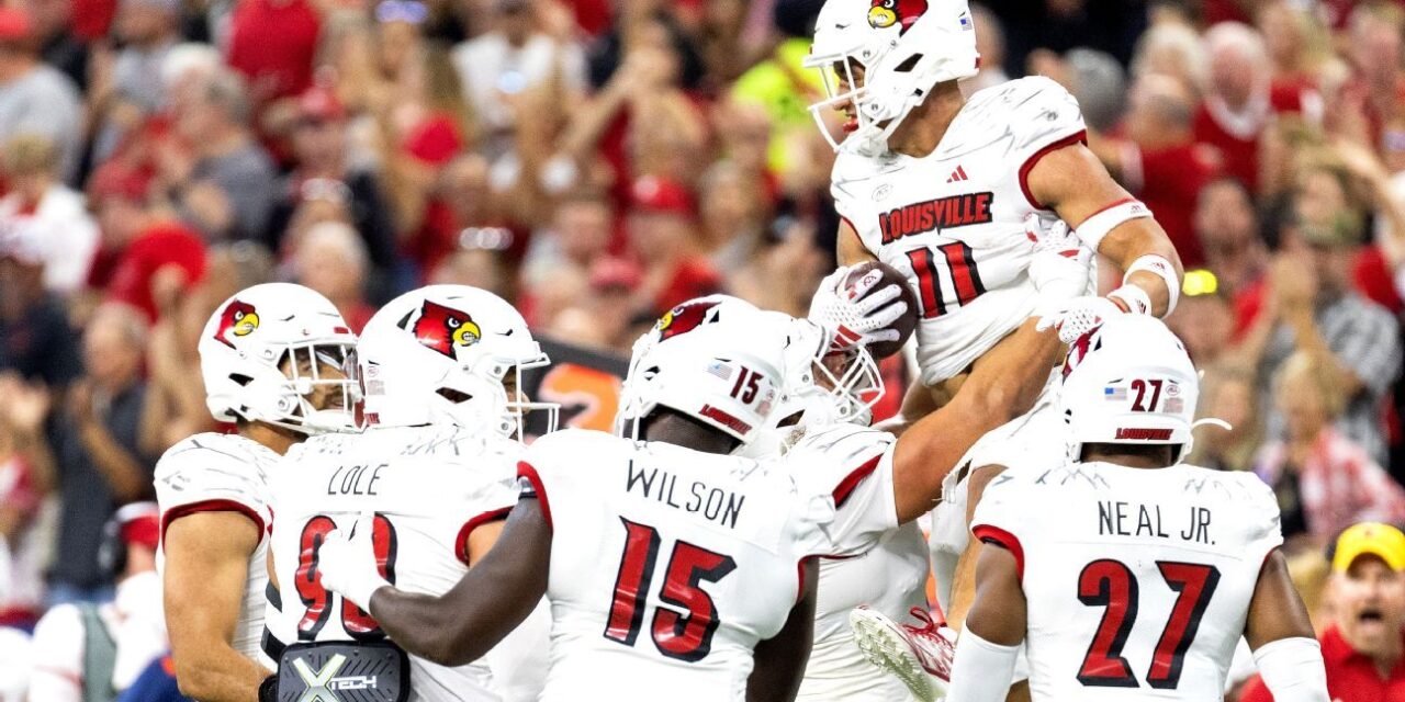 Cómo Jeff Brohm reconstruyó Louisville en una temporada baja