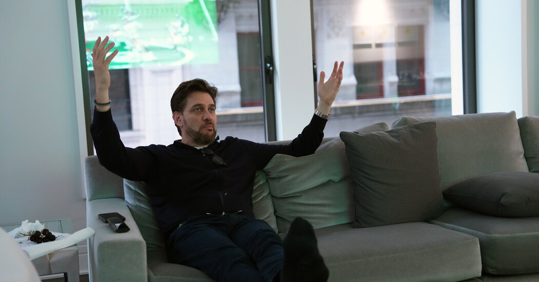Cómo Mike Greenberg, presentador de ESPN, pasa los domingos