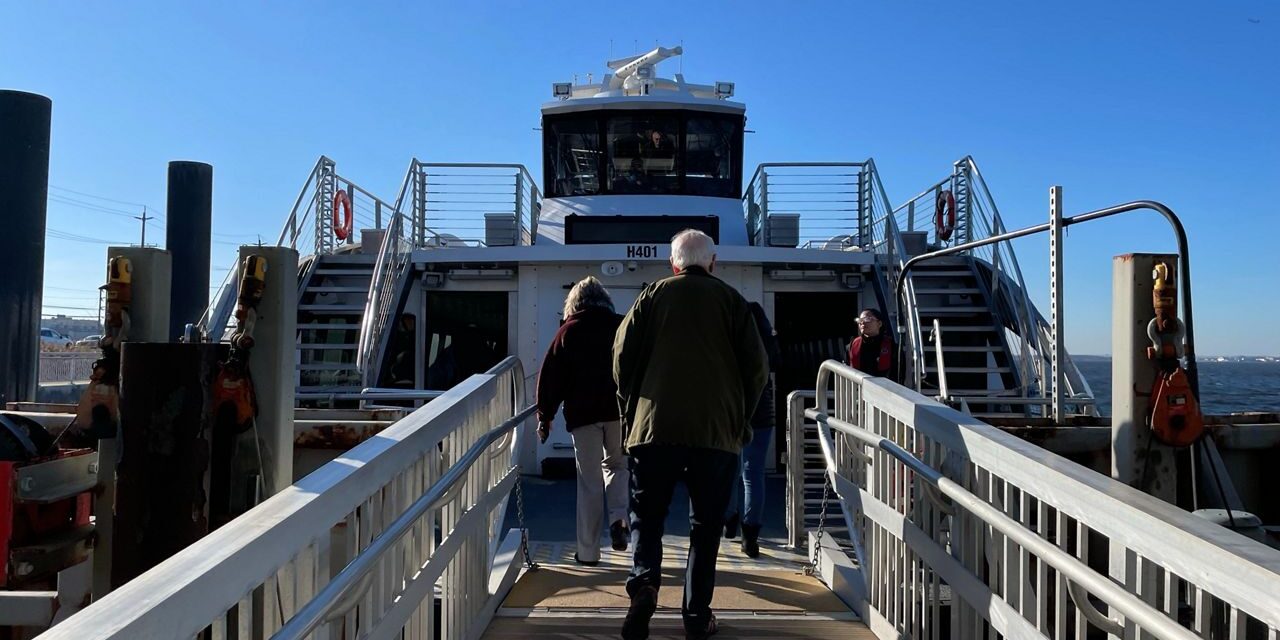 Cómo navegar por los sistemas de ferry en la ciudad de Nueva York