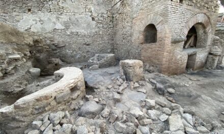 Descubierta en Pompeya una panadería-prisión donde se explotaba a los esclavos |  Cultura