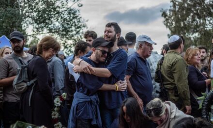 Director de la CIA en conversaciones con israelíes para reiniciar acuerdo de rehenes con Hamás