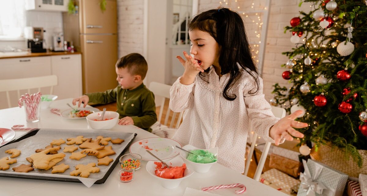 Disfruta de algunos postres navideños sin descarrilar tus objetivos de salud: 10 consejos para recordar