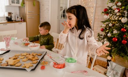 Disfruta de algunos postres navideños sin descarrilar tus objetivos de salud: 10 consejos para recordar