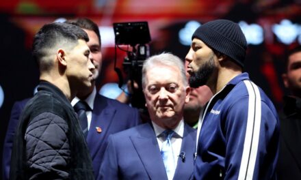 Dmitry Bivol lucha contra Lyndon Arthur, con la vista puesta en Artur Beterbiev