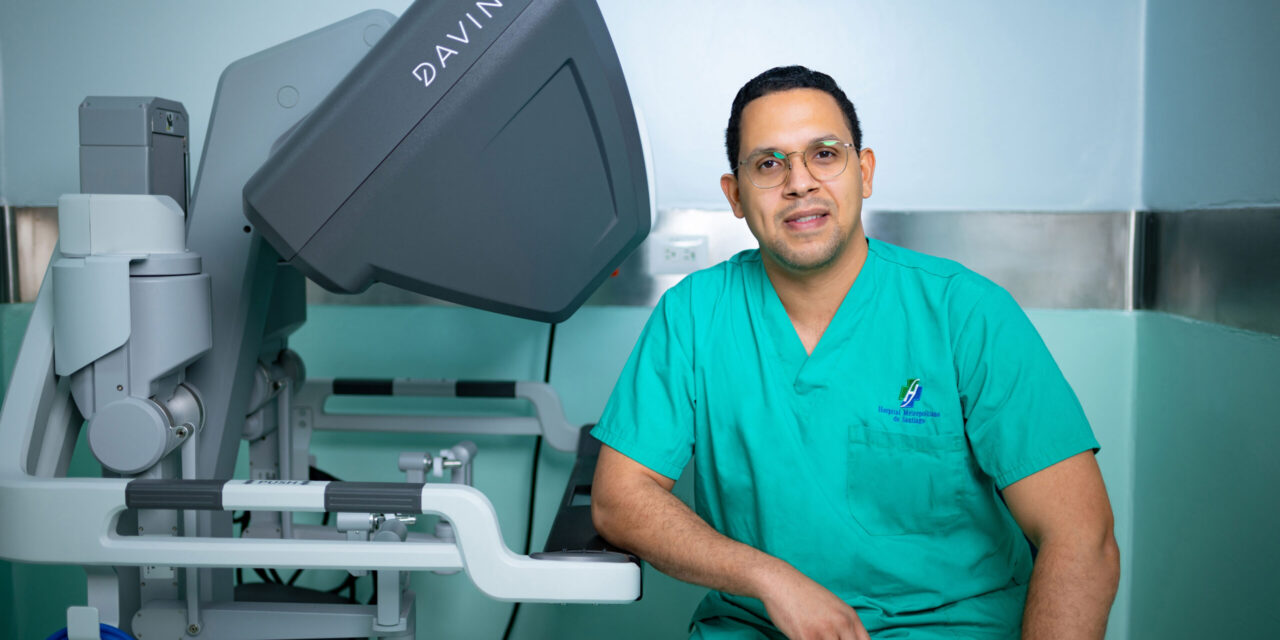 Doctor Sánchez Navarro a la vanguardia de la cirugía robótica en la República Dominicana