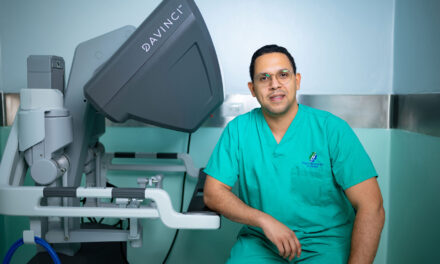 Doctor Sánchez Navarro a la vanguardia de la cirugía robótica en la República Dominicana