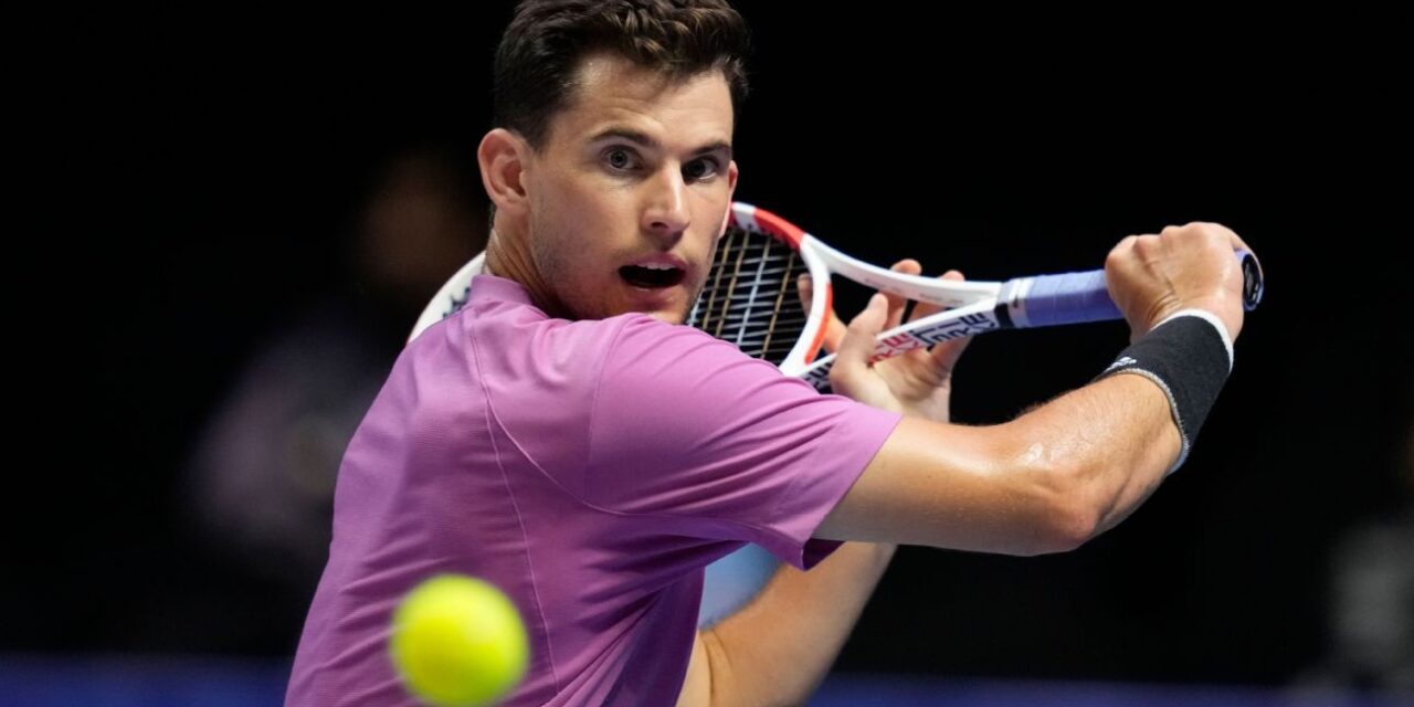 Dominic Thiem avanza tras roce con una serpiente mortal en Brisbane