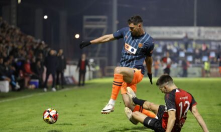 El Arosa hace sufrir al Valencia, que pasa con apuros |  Fútbol |  Deportes