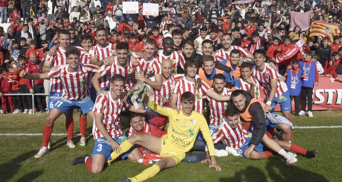 El Barbastro acentúa la crisis del Almería |  Fútbol |  Deportes