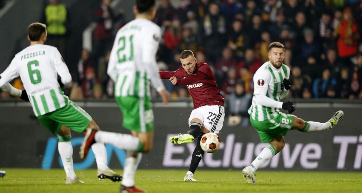 El Betis cae ante el Sparta y se le jugará en la última jornada contra el Rangers |  Fútbol |  Deportes