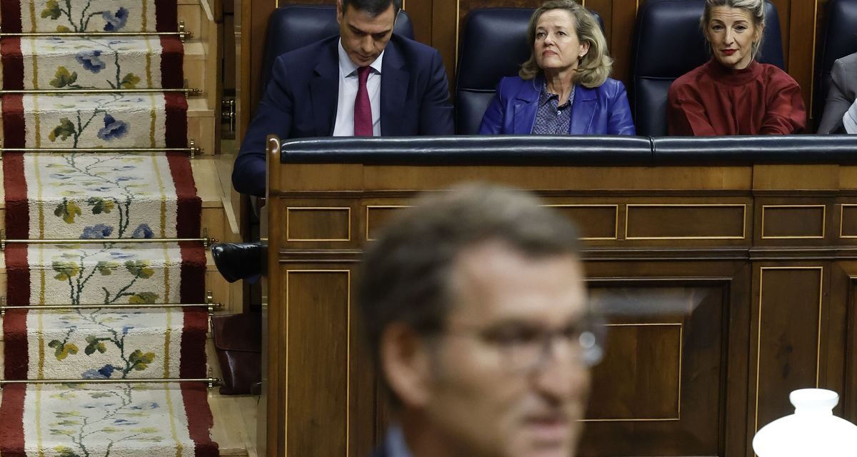 El CIS vuelve a dar la victoria electoral al PP, pero el PSOE recorta distancias |  España