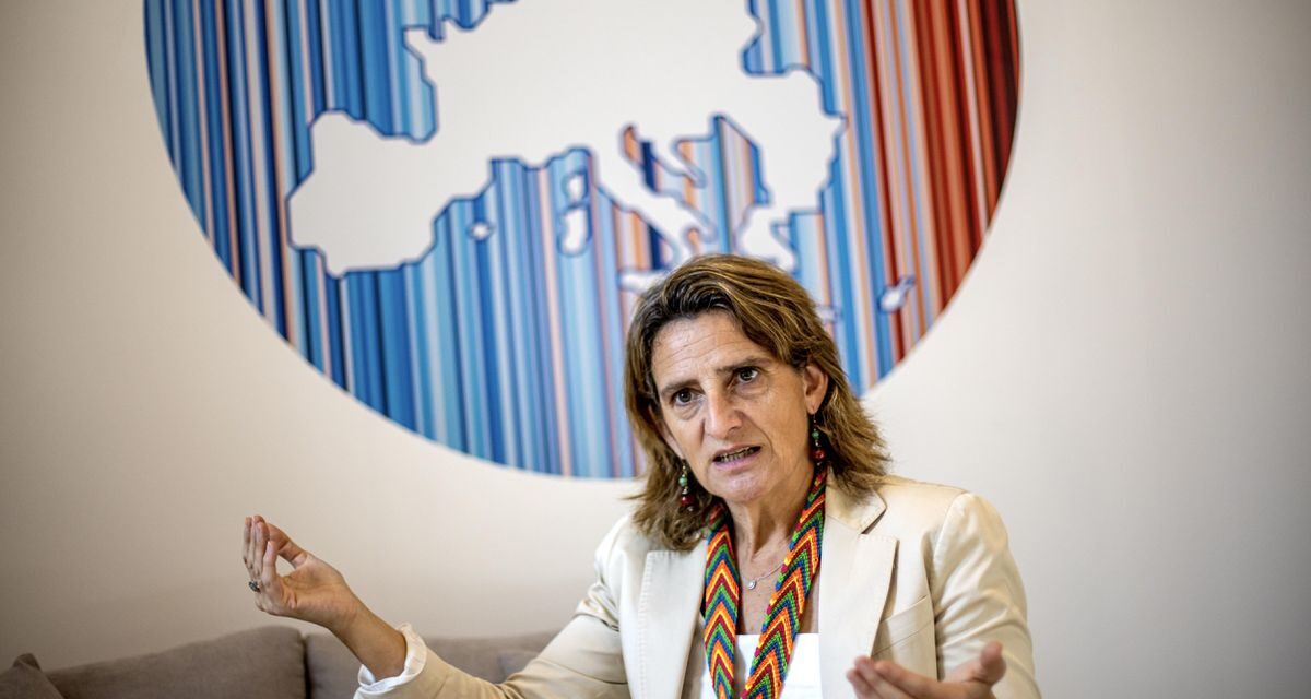 El Gobierno se replantea el impuesto extraordinario a las energéticas |  Economía