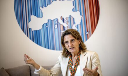 El Gobierno se replantea el impuesto extraordinario a las energéticas |  Economía