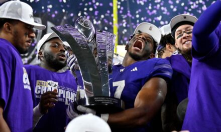 El No. 3 Washington se recupera para vencer al No. 5 Oregon 34-31