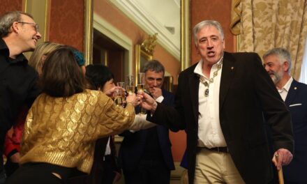 El PSOE de la alcaldía de Pamplona a Bildu entre la euforia 'abertzale' y la indignación de la derecha |  España