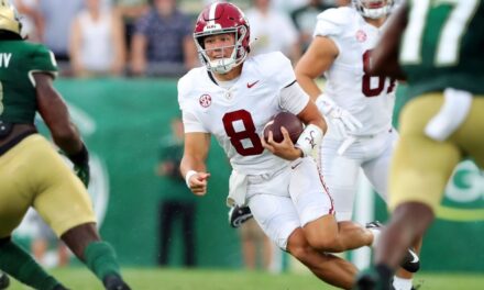 El QB de Alabama, Tyler Buchner, ingresa al portal como jugador de lacrosse